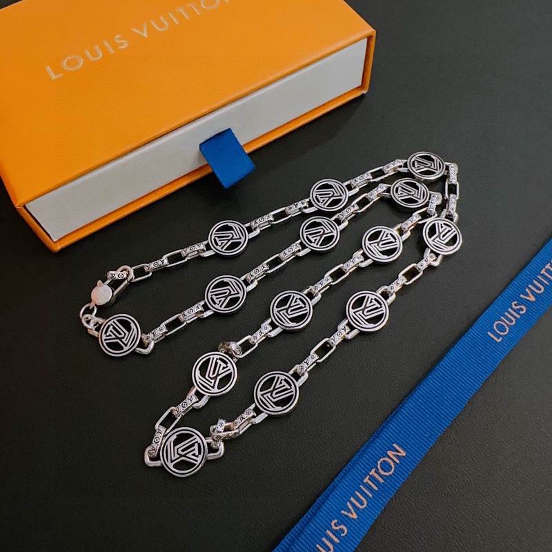 LV Necklace 03lyr563